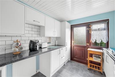 32 Park Street, Crosshill, Lochgelly, KY5 8AW - image 6