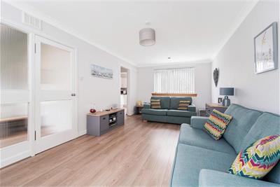 35 Knowehead Road, Crossford, KY12 8QF - image 3