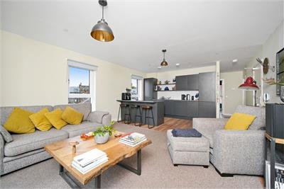 1/11 Chandler Crescent, Leith, Edinburgh, EH6 7AP - image 2