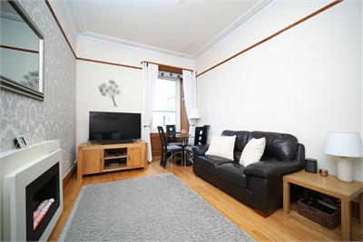 93/8 Easter Road, Leith, EH7 5PW - image 3
