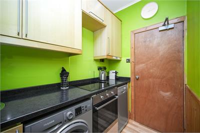 93/8 Easter Road, Leith, EH7 5PW - image 5