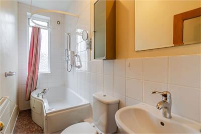 2/7 Taylor Gardens, Leith, Edinburgh, EH6 6TG - image 8