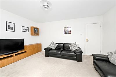 31/2 Sinclair Place, Gorgie, Edinburgh, EH11 1AN - image 2