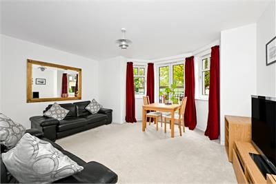 31/2 Sinclair Place, Gorgie, Edinburgh, EH11 1AN - image 3