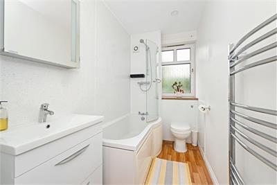 31/2 Sinclair Place, Gorgie, Edinburgh, EH11 1AN - image 6