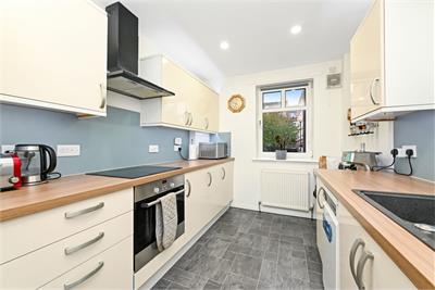 31/2 Sinclair Place, Gorgie, Edinburgh, EH11 1AN - image 7