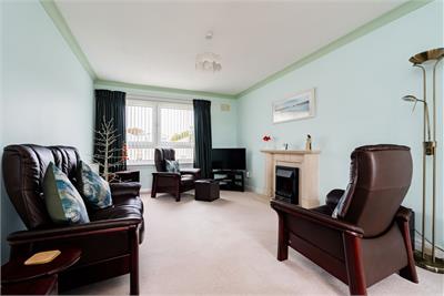 14 East Court, Ravelston House Park, Edinburgh, EH4 3LZ - image 2