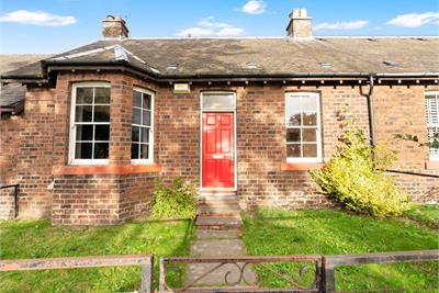 27 The Square, Newtongrange, Dalkeith, EH22 4PY - image 2