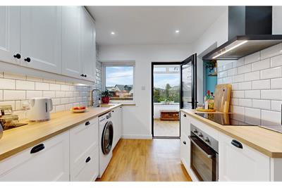 9 Young Street, Strathaven, ML10 6LH - image 12
