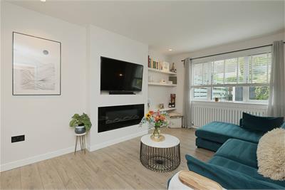 21 Almond Green, East Craigs, Edinburgh, EH12 8UA - image 2