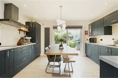 21 Almond Green, East Craigs, Edinburgh, EH12 8UA - image 7