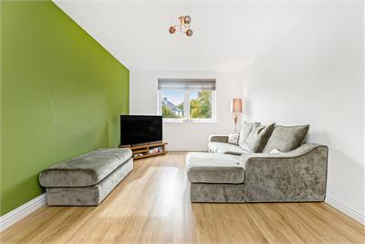 182 (flat 6) Restalrig Road South, Restalrig, Edinburgh, EH7 6EA - image 2