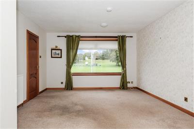 13 Leuchatsbeath Drive, Cowdenbeath, KY4 9SE - image 3