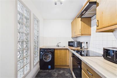 5B, 10 Loaning Road, Restalrig, Edinburgh EH7 6JE - image 5