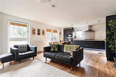 10/3 Firecrest Cruik, Edinburgh, EH4 8GW - image 2