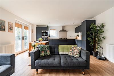 10/3 Firecrest Cruik, Edinburgh, EH4 8GW - image 3