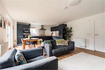 10/3 Firecrest Cruik, Edinburgh, EH4 8GW - image 4