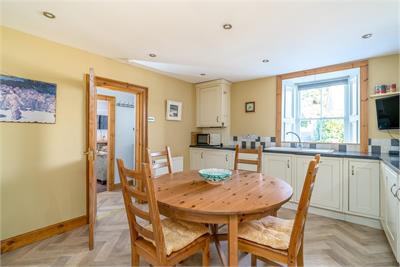 33 Castle Street, Duns, TD11 3DG - image 6