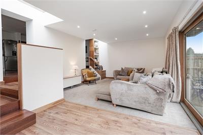 33 Waverley Crescent, Bonnyrigg, Midlothian EH19 3BJ - image 3