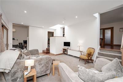 33 Waverley Crescent, Bonnyrigg, Midlothian EH19 3BJ - image 4