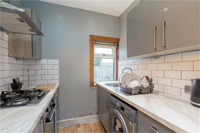 67 Pilton Crescent, EH5 2HT - image 6