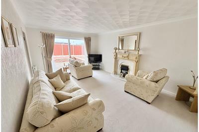 25 Dalmahoy Way, Kilwinning, KA13 6QF - image 3