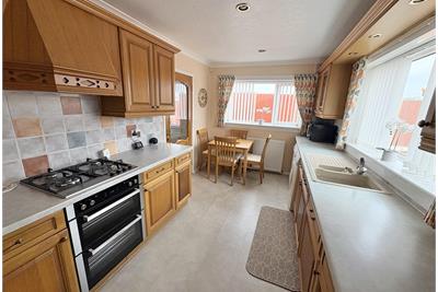 25 Dalmahoy Way, Kilwinning, KA13 6QF - image 10