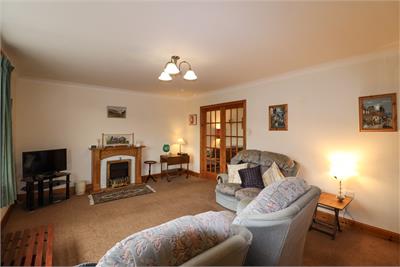 8 Broom Drive, Dalbeattie, DG5 4RB - image 3