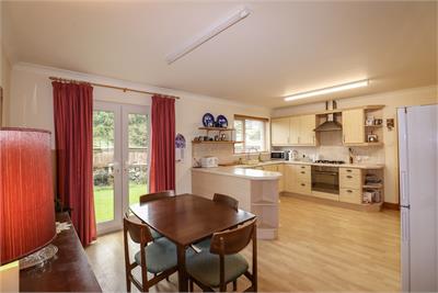 8 Broom Drive, Dalbeattie, DG5 4RB - image 6