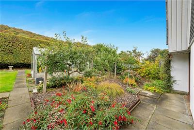 30 Inchcolm Drive, North Queensferry, Inverkeithing, KY11 1LD - image 22