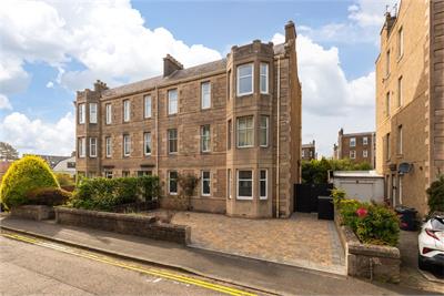 8 Western Gardens, Edinburgh, EH12 5QD - image 1