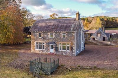Newlands Farm House, Denholm, Hawick, TD9 8PY - image 1