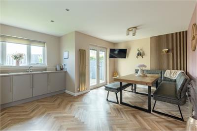 28 Balcomie Gardens, Kirkliston, EH29 9GD - image 4