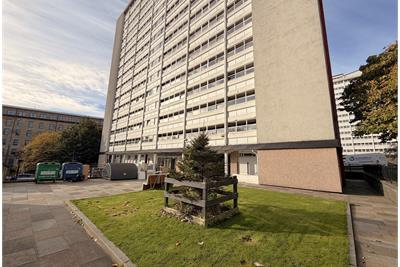 6/6 Simpson Heights, 48 Drygate, Glasgow, G4 0XU - image 2