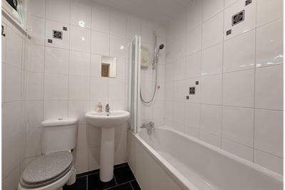 6/6 Simpson Heights, 48 Drygate, Glasgow, G4 0XU - image 16