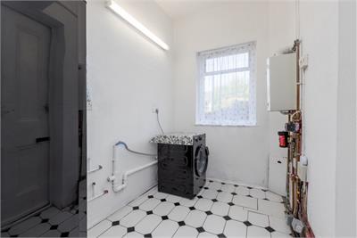 9 Shandon Street, Edinburgh, EH11 1QH - image 6