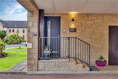 35 Weirs Gate, Strathaven, ML10 6LD - image 2