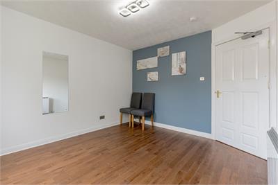 4/5 New Johns Place, Edinburgh, EH8 9XH - image 3