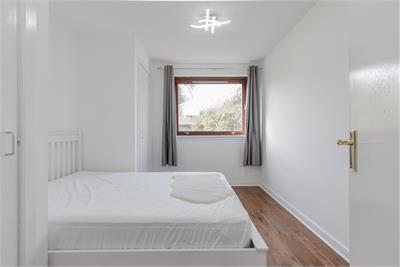 4/5 New Johns Place, Edinburgh, EH8 9XH - image 8