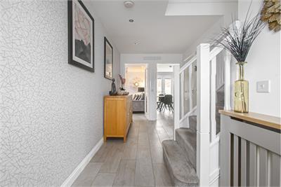 2 Blane Crescent, Dunfermline, KY11 8ZF - image 2
