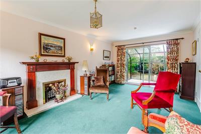 14 Woodfield Park, Edinburgh, EH13 0RB - image 2