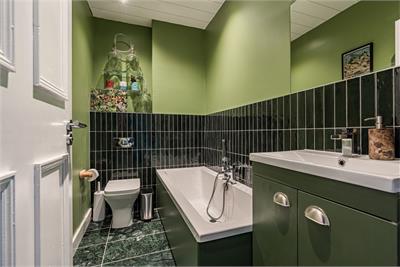102/3 Willowbrae Road, Edinburgh, EH8 7HW - image 8