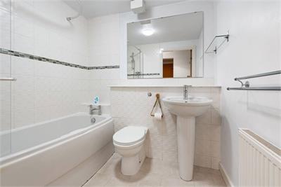 Flat 3, 3 Salamander Court, Leith, EH6 7JE - image 13