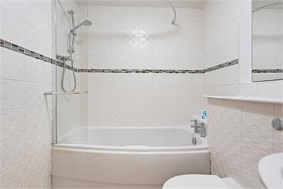 Flat 3, 3 Salamander Court, Leith, EH6 7JE - image 14