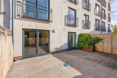 Flat 3, 3 Salamander Court, Leith, EH6 7JE - image 19