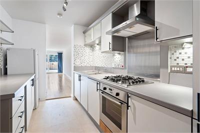 Flat 3, 3 Salamander Court, Leith, EH6 7JE - image 6