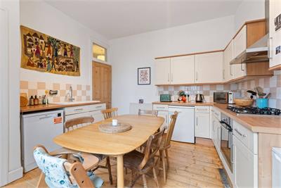 2f1 14 Viewforth Gardens, Bruntsfield, EH10 4EU - image 8