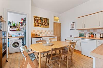 2f1 14 Viewforth Gardens, Bruntsfield, EH10 4EU - image 9