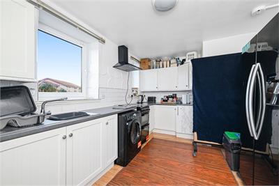 37/2 West Pilton Drive, West Pilton, Edinburgh, EH4 4EY - image 4