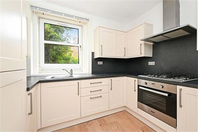 77/2 Dickson Street, Edinburgh, EH6 8QH - image 4